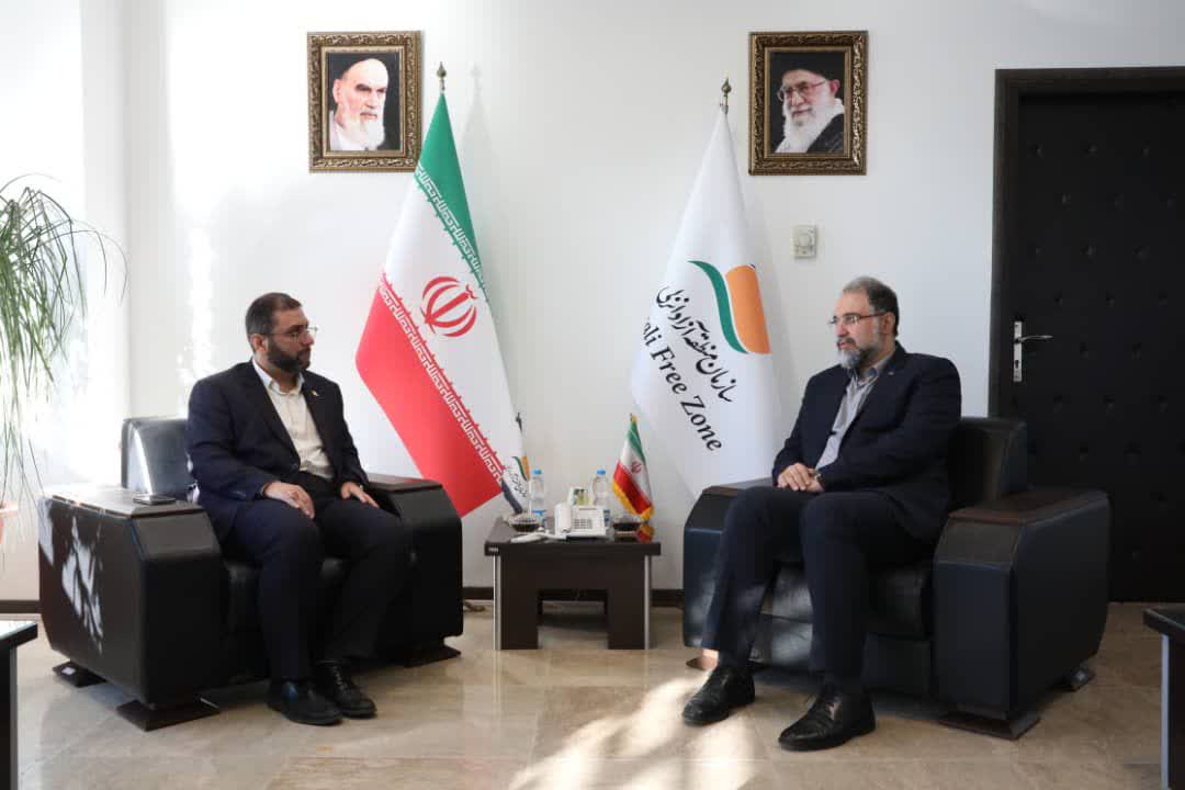 توسعه اقتصاد دریا محور در قالب بهره برداری از ظرفیت های ترانزیتی و ایجاد مجموعه های كشتی سازی