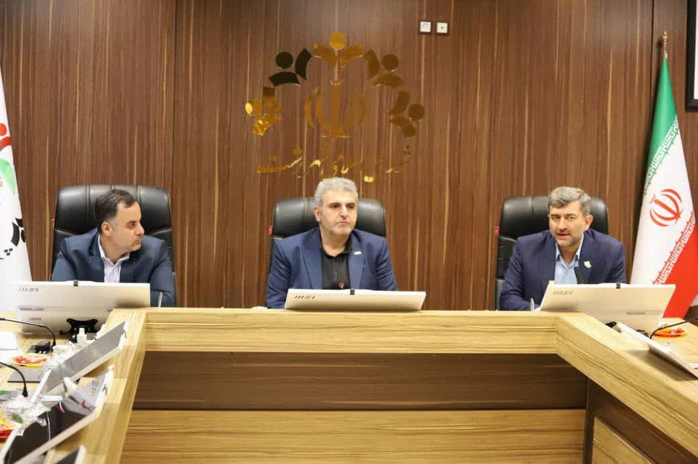 بررسی چالش های تیرهای برق مزاحم در شهر رشت
