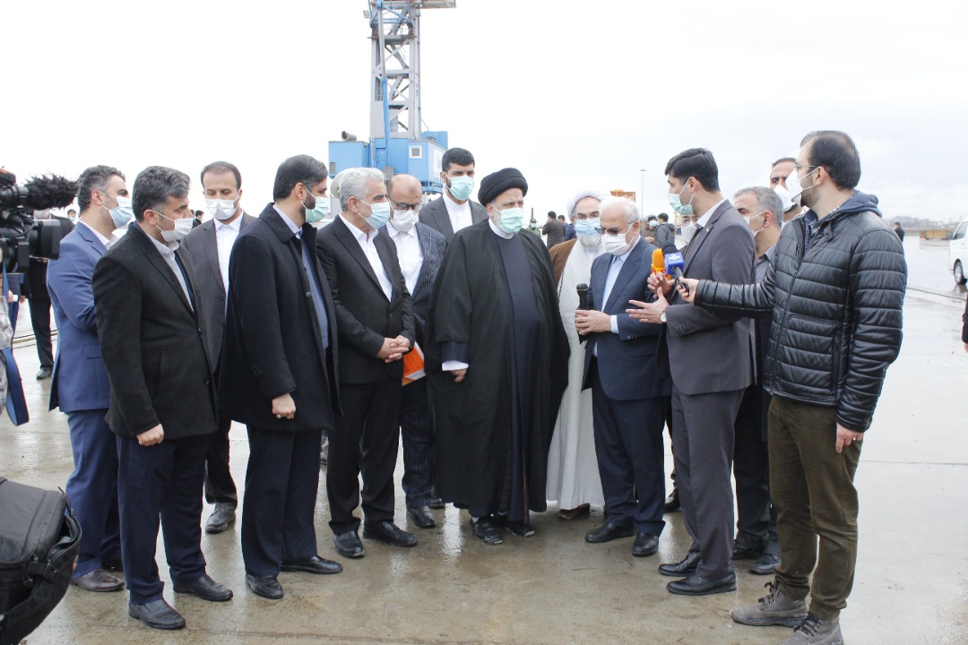 تسریع در اتصال ریل به مجتمع بندری کاسپین و انزلی بهمراه خرید کشتی های رو رو به منظور توسعه مبادلات با کشورهای اوراسیا