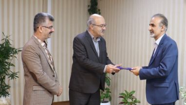 تقدیر مدیر کل بیمه سلامت از آزادگان هشت سال دفاع مقدس تقدیر مدیر کل بیمه سلامت از آزادگان هشت سال دفاع مقدس