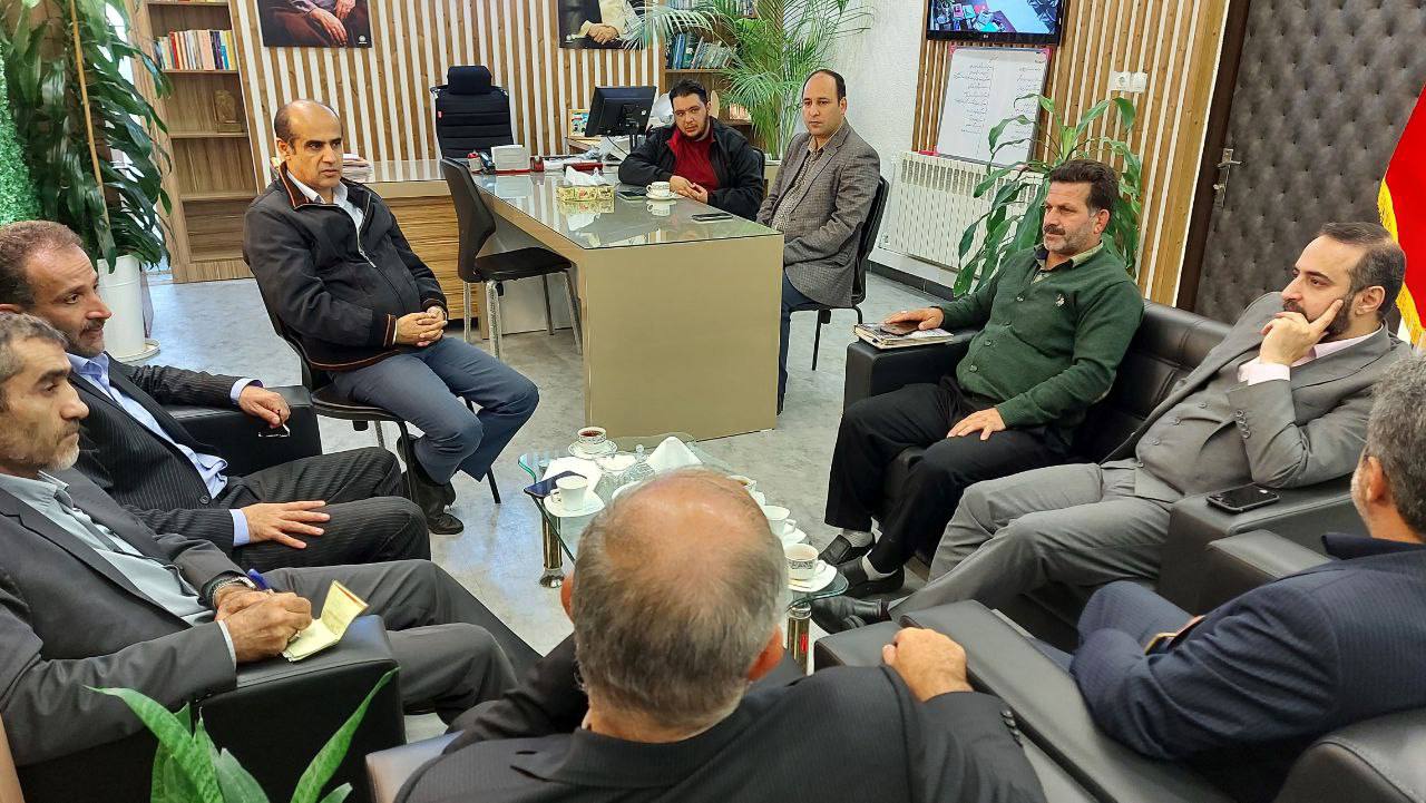 نشست هم اندیشی شهردار کیاشهر با نماینده آستانه اشرفیه