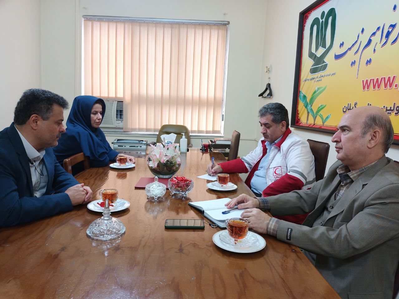 برگزاری جلسه هم اندیشی انجمن معلولین بینایی گیلان با مدیر مرکز علمی کاربردی هلال احمر