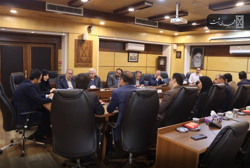 گفتوگو رئیس سازمان مدیریت و برنامهریزی گیلان با شهردار رشت گفتوگو رئیس سازمان مدیریت و برنامهریزی گیلان با شهردار رشت