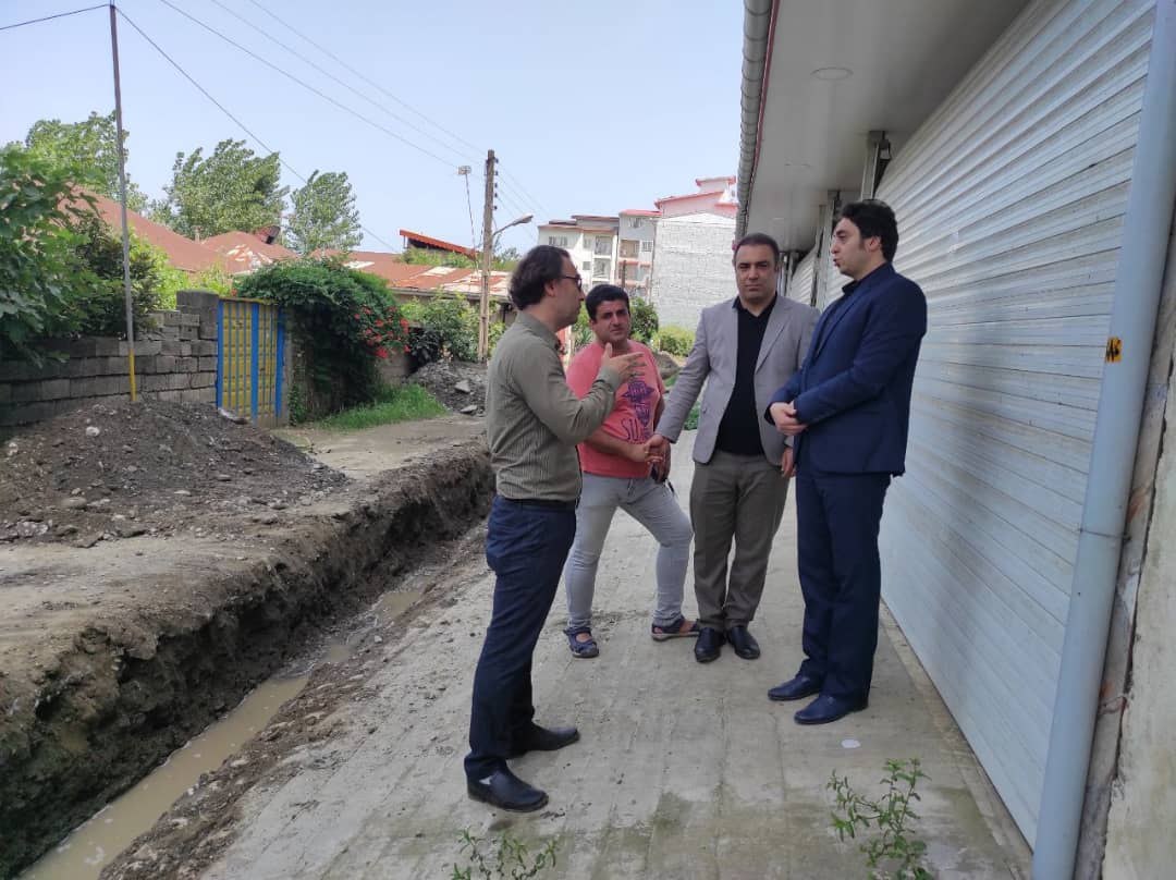 آغاز پروژه لوله‌گذاری دفع آبهای سطحی در نقاط مختلف شهر کلاچای