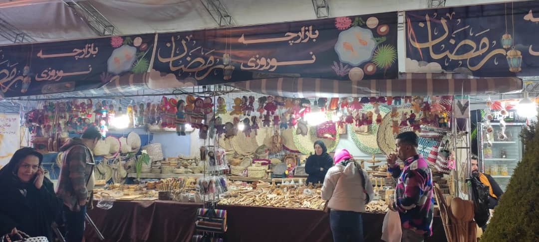 آغاز بکار نمایشگاه صنایع دستی و خوراک اقوام در منطقه آزاد انزلی
