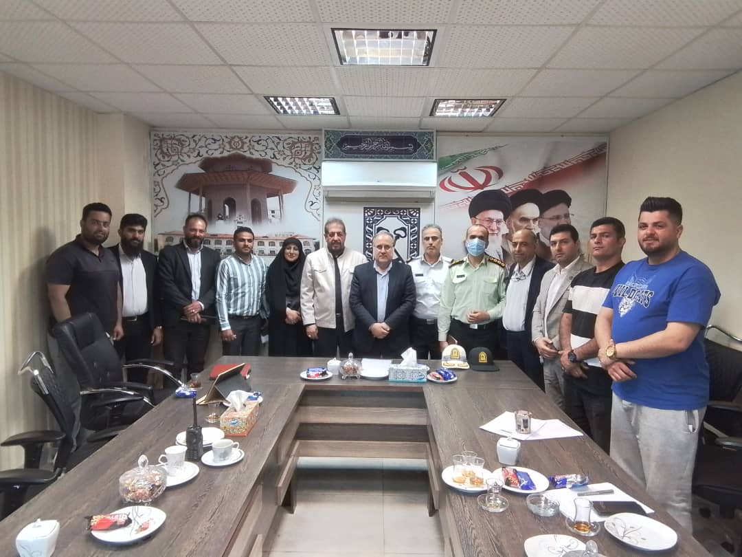 برگزاری نشست تخصصی ساماندهی میوه فروشان سیار حاشیه میدان تره بار ولیعصر احمد گوراب رشت