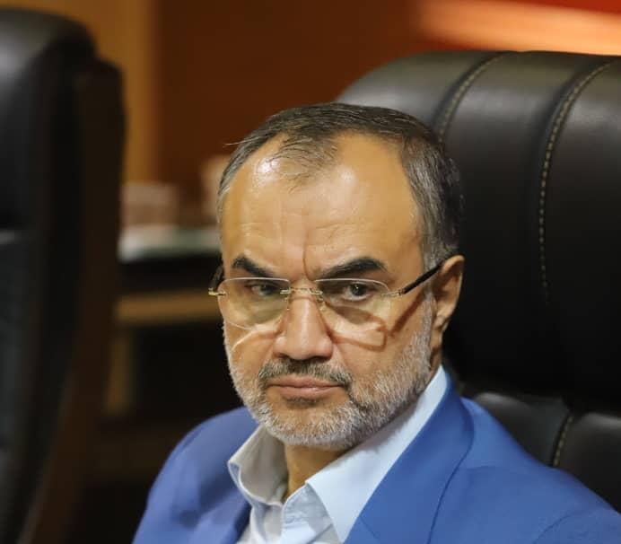 همکاری شهرداری رشت با توزیع برق گیلان در جمع آوری تیر برق های مزاحم