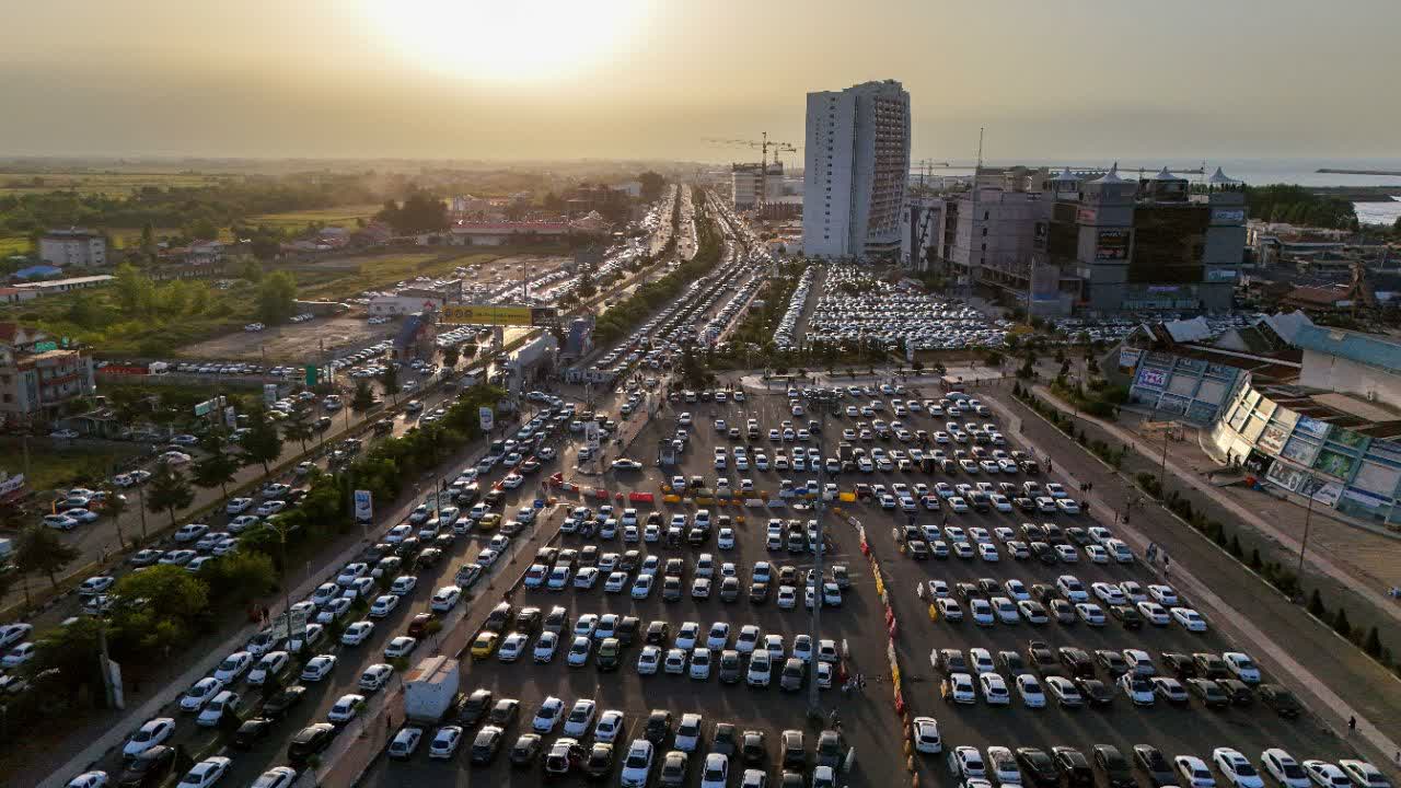 استقبال چشم‌گیر مسافران از منطقه آزاد انزلی
