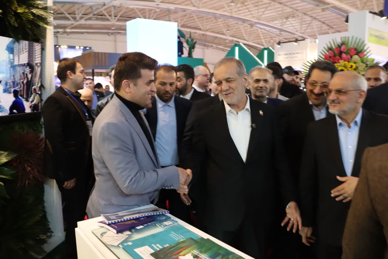 از حضور رئیس جمهور تا مدیرعامل میربیزنس بانک روسیه در غرفه منطقه آزاد انزلی