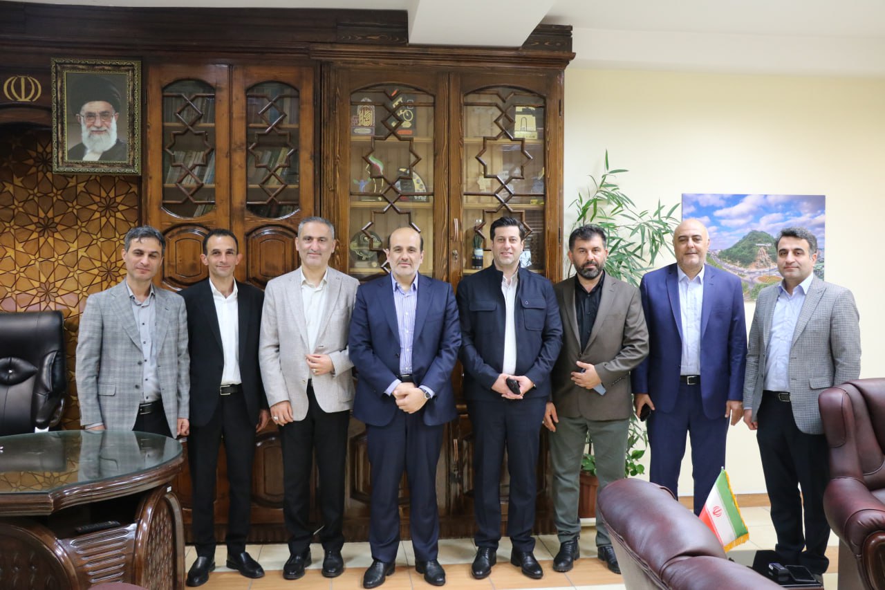 دیدار نوروزی شهردار و اعضای شورای اسلامی شهر با سرپرست فرمانداری لاهیجان