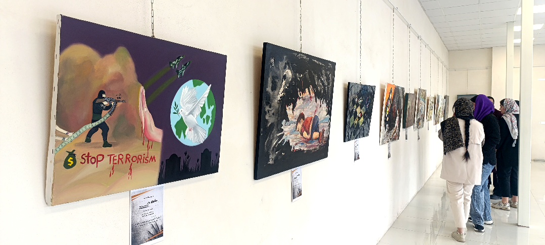 نمایشگاه «حقوق بشر در سایه» در زیباکنار رشت برگزار شد