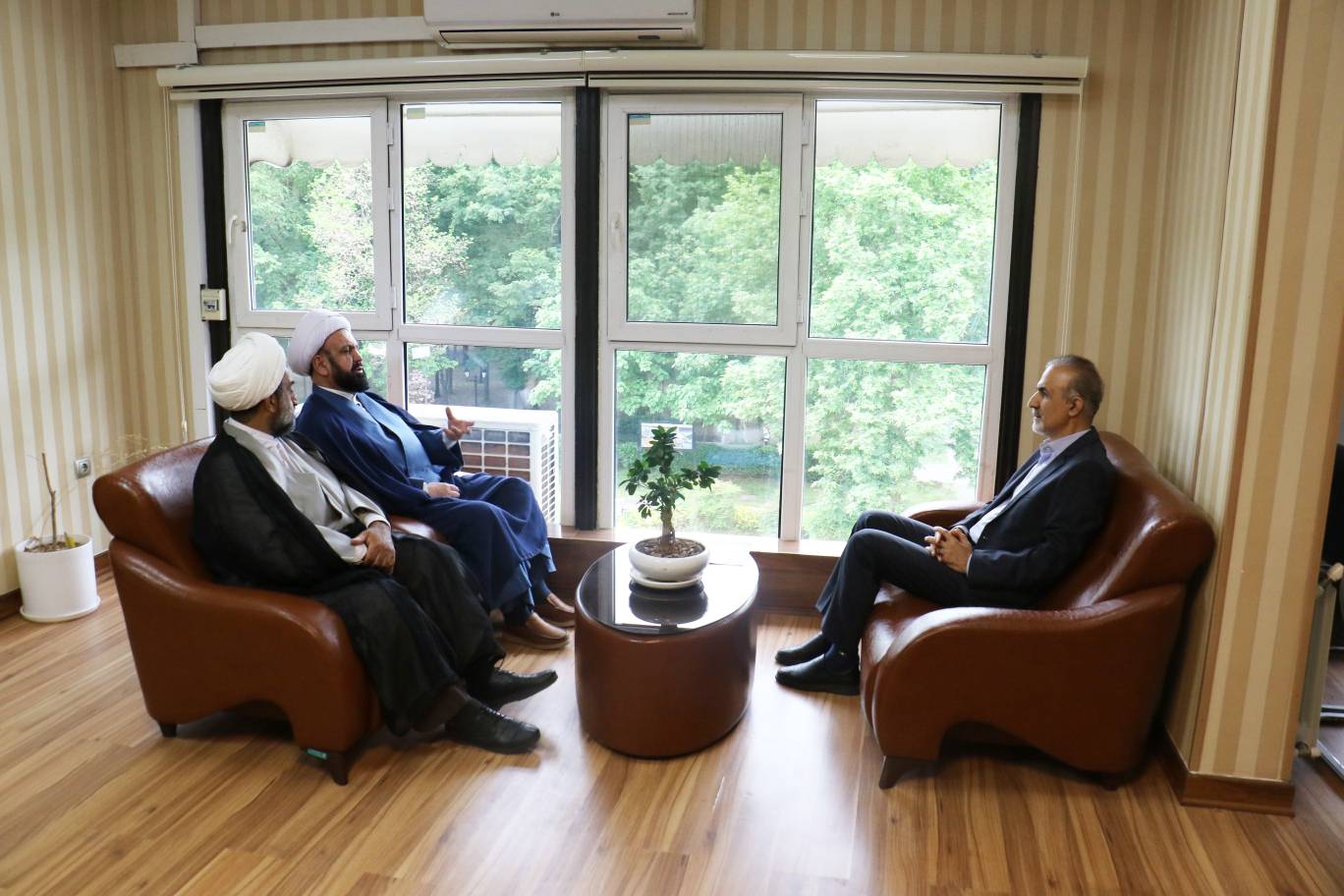 بیمه سلامت حامی قشر ضعیف جامعه بیمه سلامت حامی قشر ضعیف جامعه