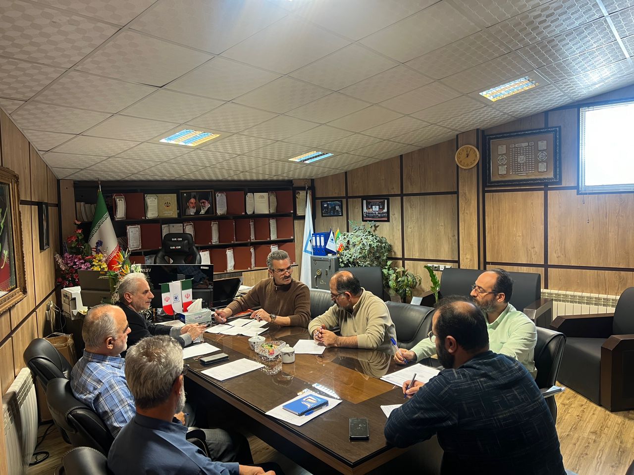 هم‌اندیشی تخصصی مدیرکل اموال تملیکی گیلان برای تعیین تکلیف سریع کالا و خودروهای دارای رأی قطعی