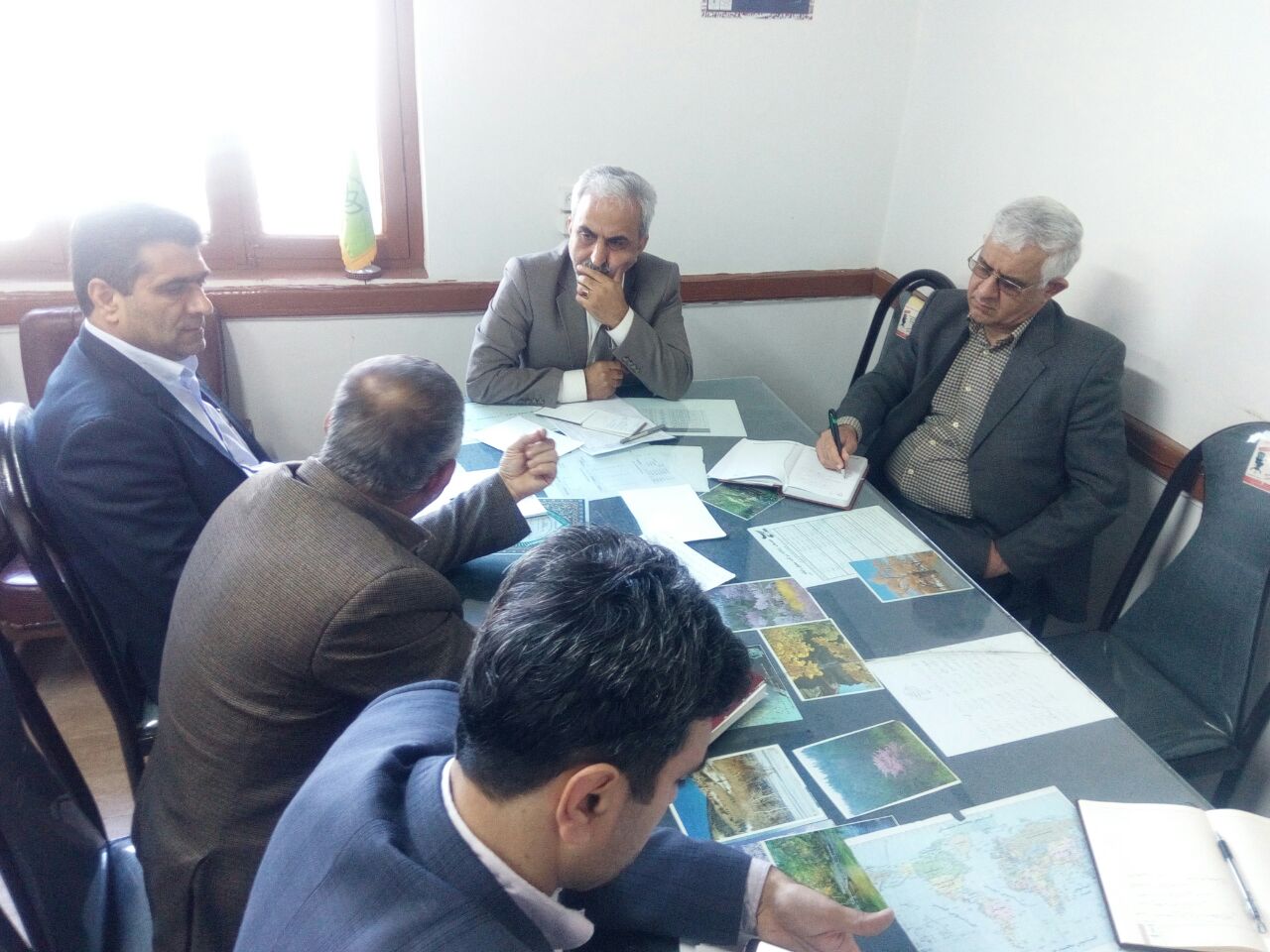 مهندس جهانساز رییس سازمان چای کشور: اتحادیه های کار کارخانجات چای و و چایکاران باید در خصوص قیمت برگ سبز چای تعامل داشته باشند مهندس جهانساز رییس سازمان چای کشور: اتحادیه های کار کارخانجات چای و و چایکاران باید در خصوص قیمت برگ سبز چای تعامل داشته باشند