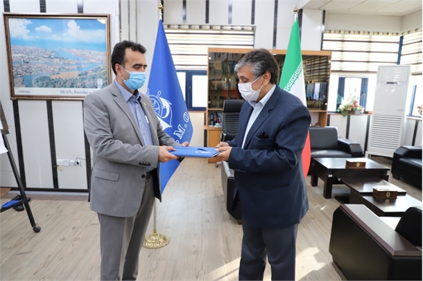 انعقاد و ابلاغ قرارداد واگذاری بلند مدت پایانه بندری انزلی/ روند رو به رشد مجتمع بندری انزلی